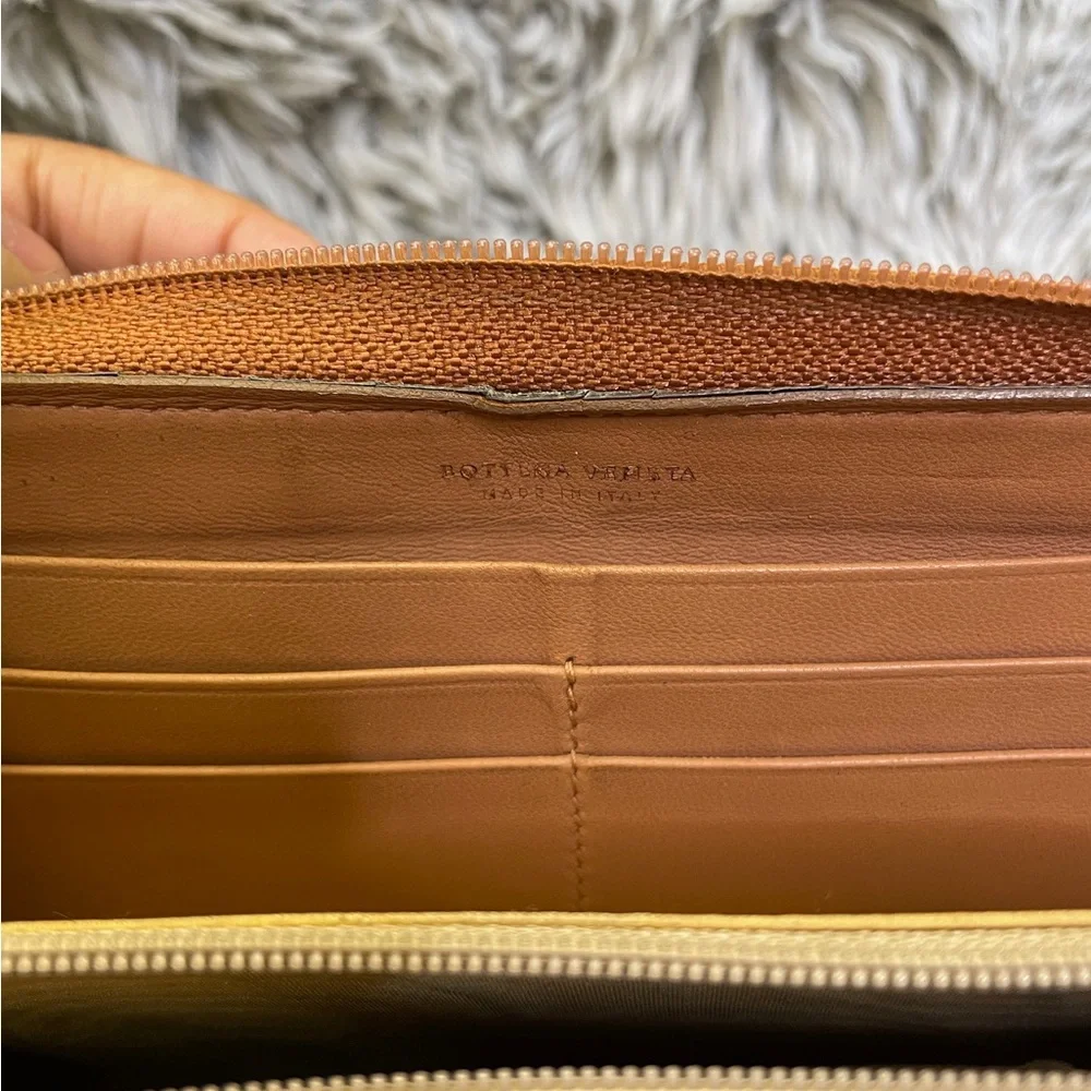 Bottega Veneta Intrecciato Zip Around Wallet Tan - Picture 6 of 7